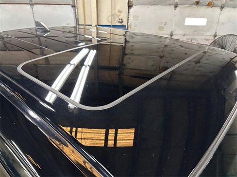 Used 2024 Nissan Frontier SL w/ Technology Package image 7