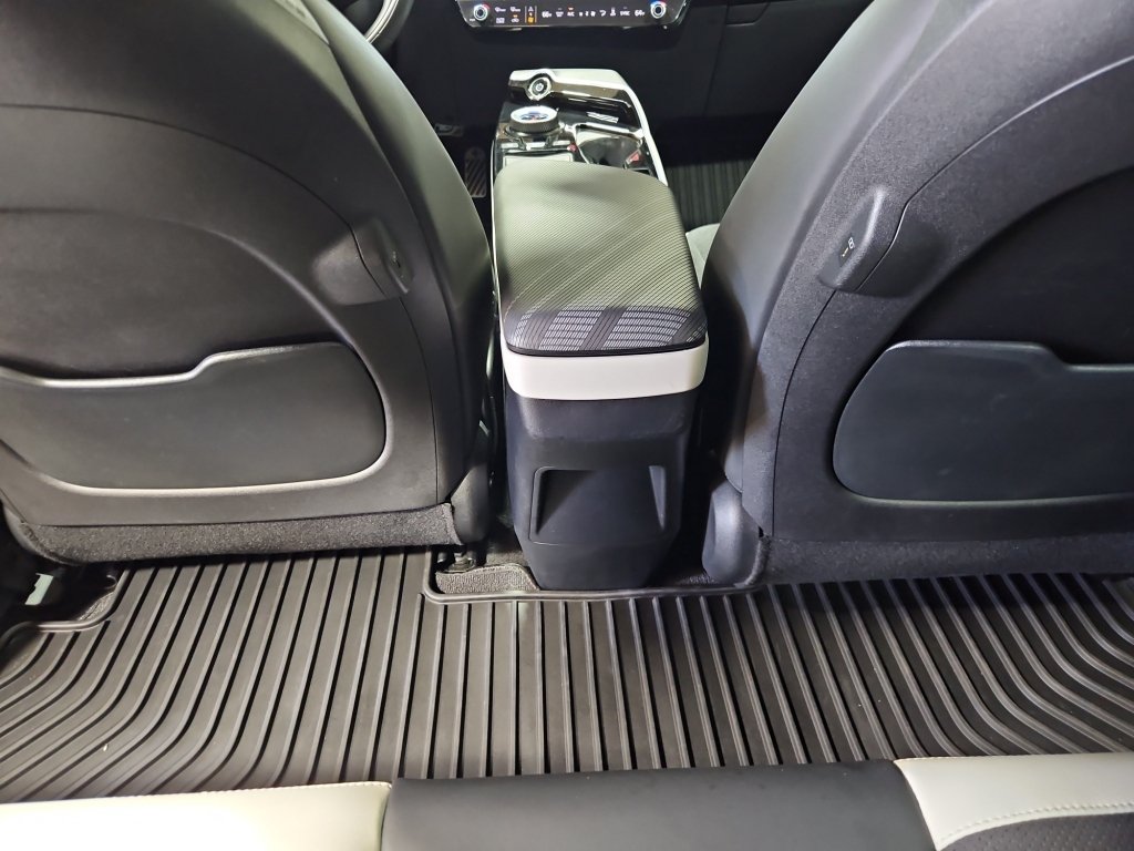 Used 2024 Kia EV6 GT-Line AWD/4WD image 13