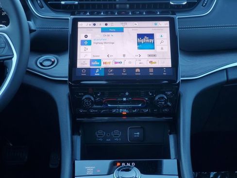 New 2025 Jeep Grand Cherokee Limited image 18