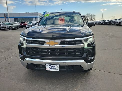 Used 2024 Chevrolet Silverado 1500 LT image 2