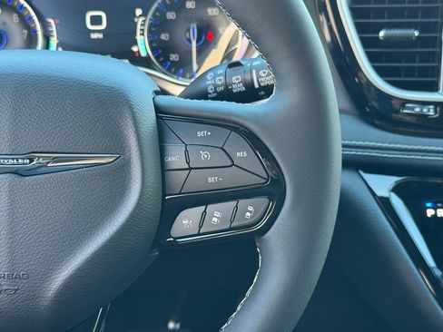 New 2026 Chrysler Pacifica Select w/ S Appearance Package image 15