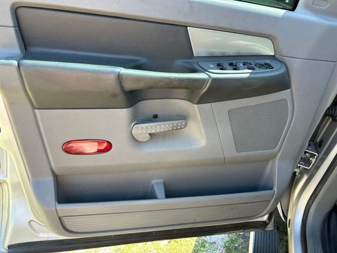Used 2007 Dodge Ram 2500 Truck SLT AWD/4WD image 17