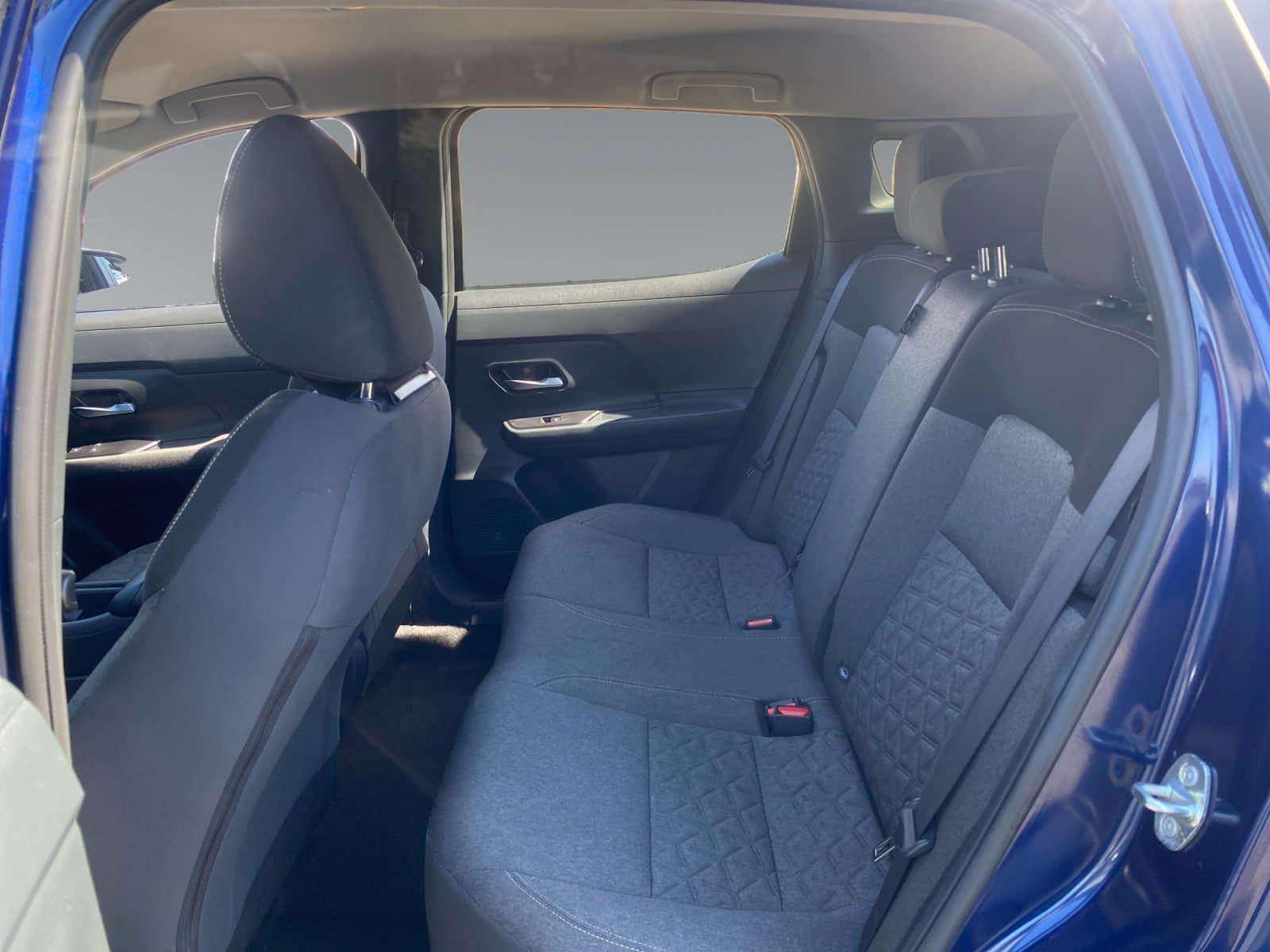 Used 2025 Nissan Kicks SV FWD image 13