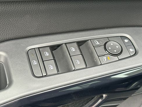 New 2025 Nissan Pathfinder SV w/ SV Premium Package image 13