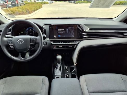 Used 2025 Toyota Camry LE w/ Convenience Package FWD image 20