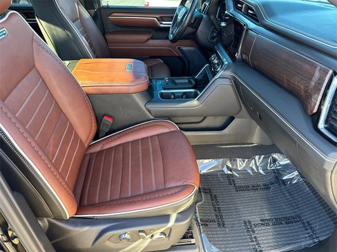 Used 2024 GMC Sierra 3500 Denali Ultimate image 16