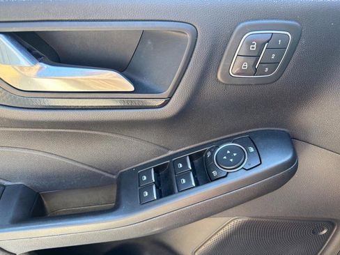 Used 2021 Ford Escape SEL w/ SEL Stealth AWD Package image 18