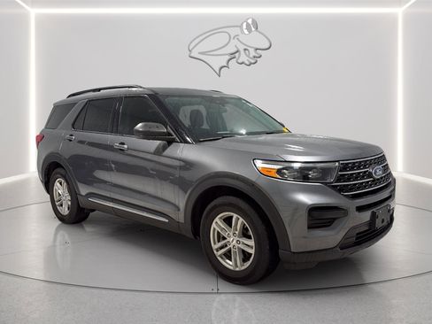 Used 2024 Ford Explorer XLT RWD image 7