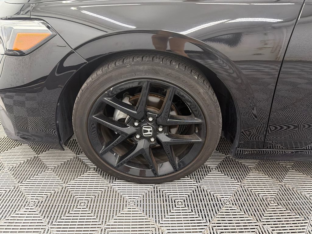 Used 2025 Honda Civic Sport image 11