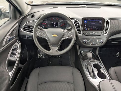 Used 2025 Chevrolet Malibu LT image 14