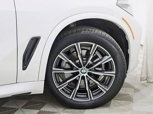 Used 2022 BMW X5 xDrive40i w/ M Sport Package image 11