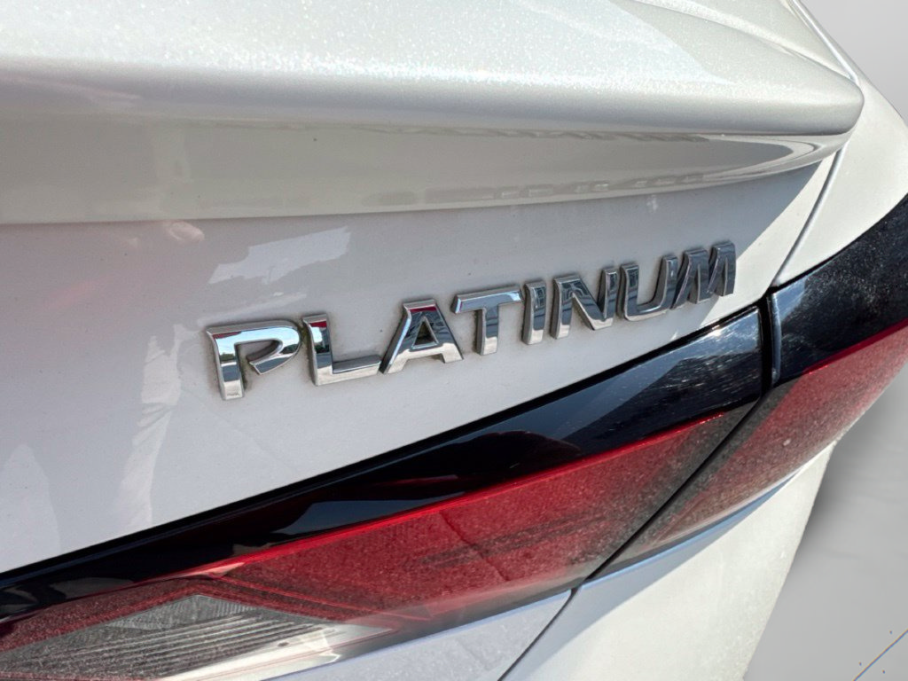 Used 2020 Nissan Altima 2.0 Platinum FWD image 28