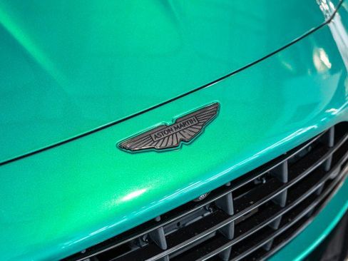 Used 2025 Aston Martin V8 Vantage Coupe RWD image 12