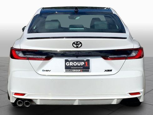 New 2026 Toyota Camry Hybrid FWD image 4
