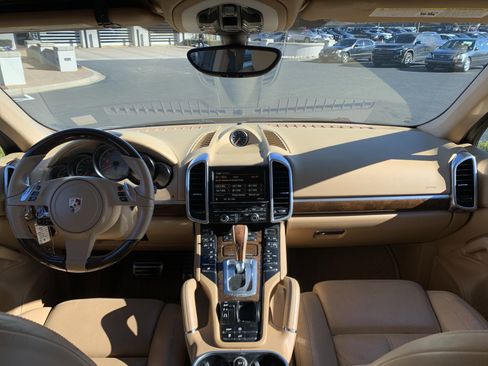 Used 2012 Porsche Cayenne S image 30