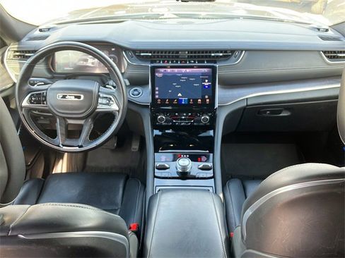 Used 2022 Jeep Grand Cherokee Overland w/ Adv Protech Group III image 13