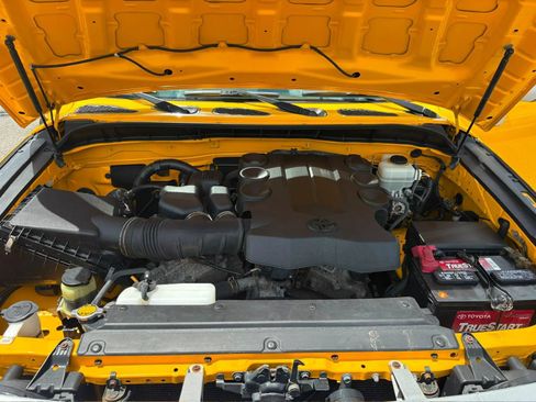 Used 2010 Toyota FJ Cruiser 4WD image 16