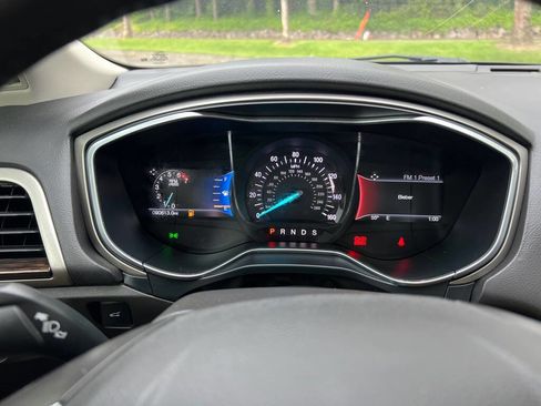 Used 2016 Ford Fusion SE w/ Equipment Group 202A FWD image 13