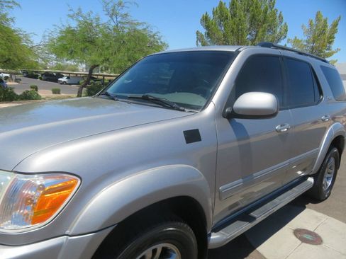 Used 2006 Toyota Sequoia SR5 AWD/4WD image 8