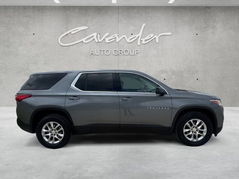 Used 2021 Chevrolet Traverse LS FWD image 17