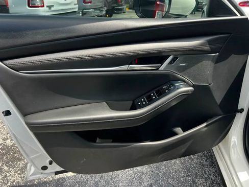 Used 2019 MAZDA MAZDA3 Hatchback w/ Premium Package FWD image 22