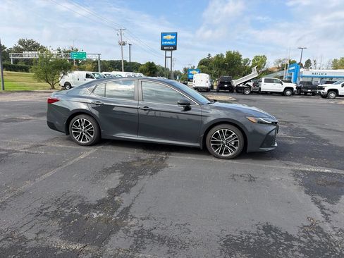 Used 2026 Toyota Camry XLE w/ Premium Package AWD/4WD image 17