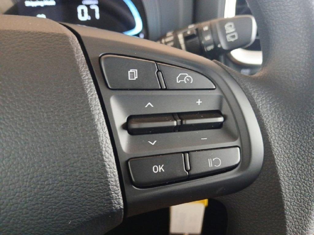 New 2026 Hyundai Venue SE FWD image 18