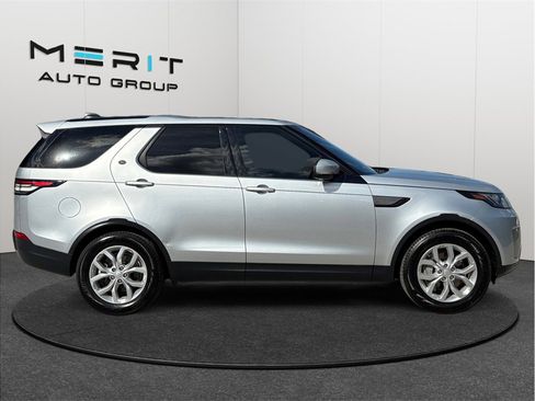 Used 2018 Land Rover Discovery SE image 10