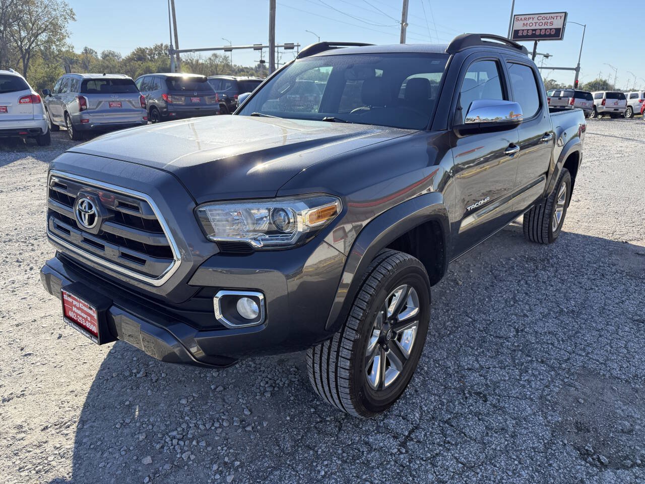 Used 2017 Toyota Tacoma Limited w/ Tow Package AWD/4WD image 8