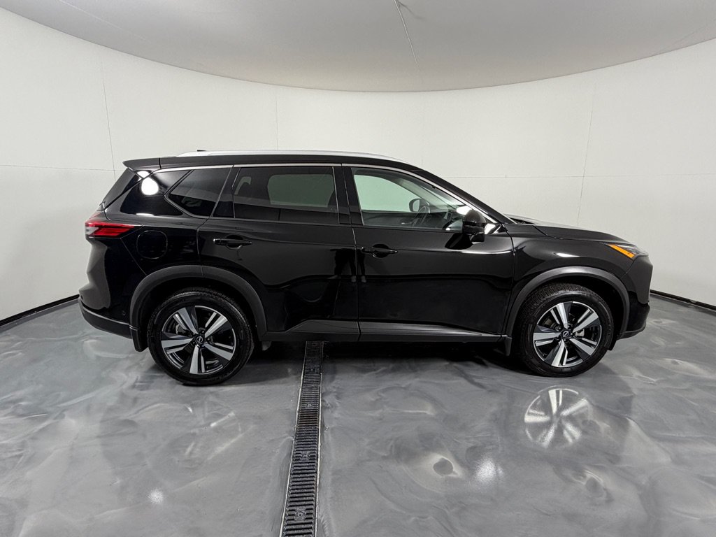 Used 2024 Nissan Rogue SL AWD/4WD image 5