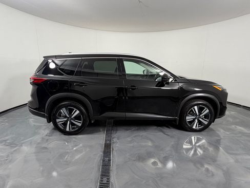 Used 2024 Nissan Rogue SL AWD/4WD image 5