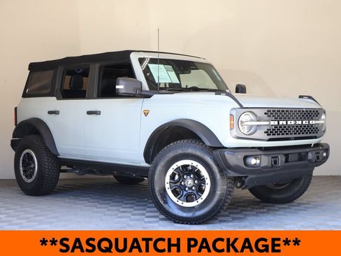 Used 2022 Ford Bronco Badlands AWD/4WD image 2