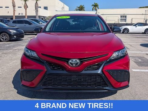 Used 2021 Toyota Camry SE image 2