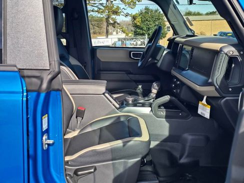 New 2025 Ford Bronco Big Bend w/ Black Diamond Package image 12