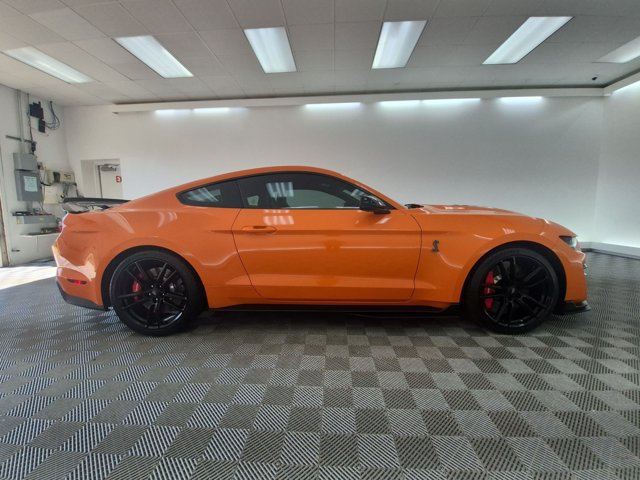 Used 2020 Ford Mustang Shelby GT500 w/ Technology Package RWD image 4