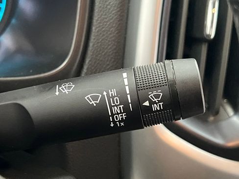 Used 2022 Chevrolet Colorado LT w/ Fleet Safety Package image 32