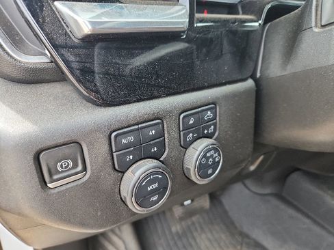 Used 2024 Chevrolet Silverado 2500 LT AWD/4WD image 15