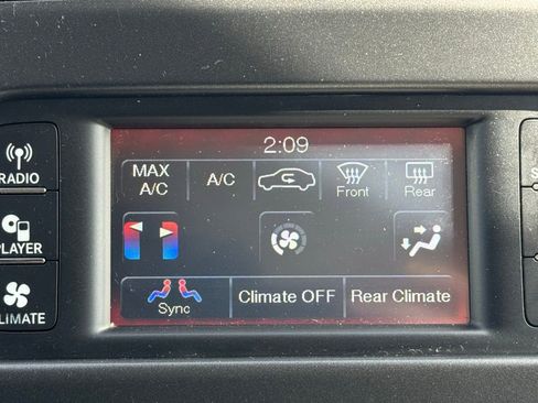 Used 2013 Dodge Journey SXT w/ Flexible Seating Group image 4