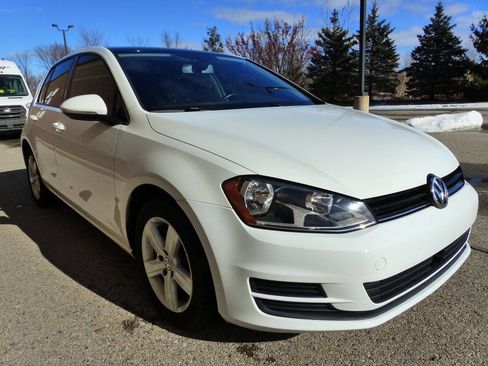 Used 2017 Volkswagen Golf SE image 12