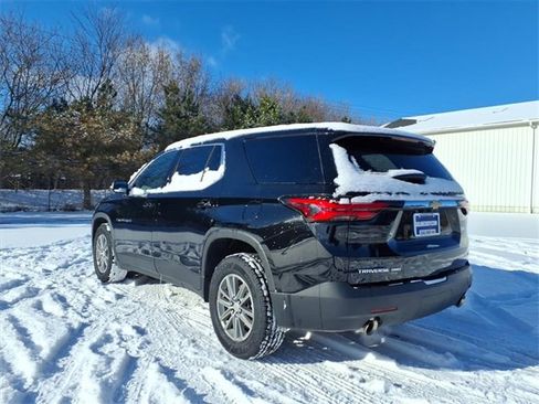 Used 2023 Chevrolet Traverse LT image 5
