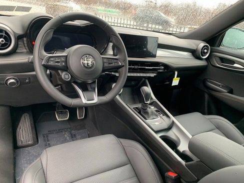 New 2025 Alfa Romeo Tonale w/ Premium Package image 13