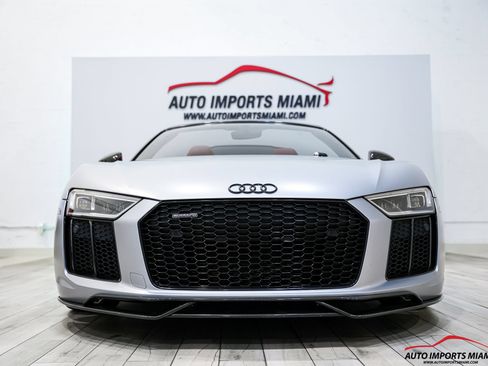 Used 2018 Audi R8 V10 w/ Carbon Exterior Package AWD/4WD image 37