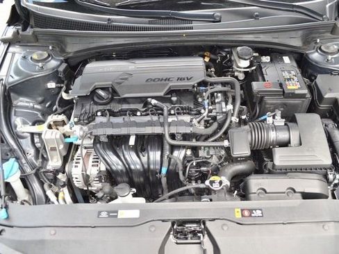 Used 2025 Hyundai Elantra Sport FWD image 37