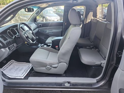 Used 2012 Toyota Tacoma 4x4 Access Cab w/ SR5 Pkg image 9