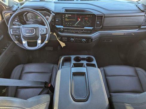 Used 2025 GMC Sierra 1500 SLT image 14
