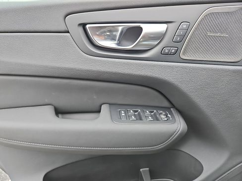 New 2026 Volvo XC60 B5 Plus w/ Protection Package Premier AWD/4WD image 9
