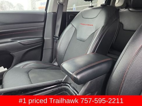 Used 2022 Jeep Compass Trailhawk w/ Sun and Sound Group image 11