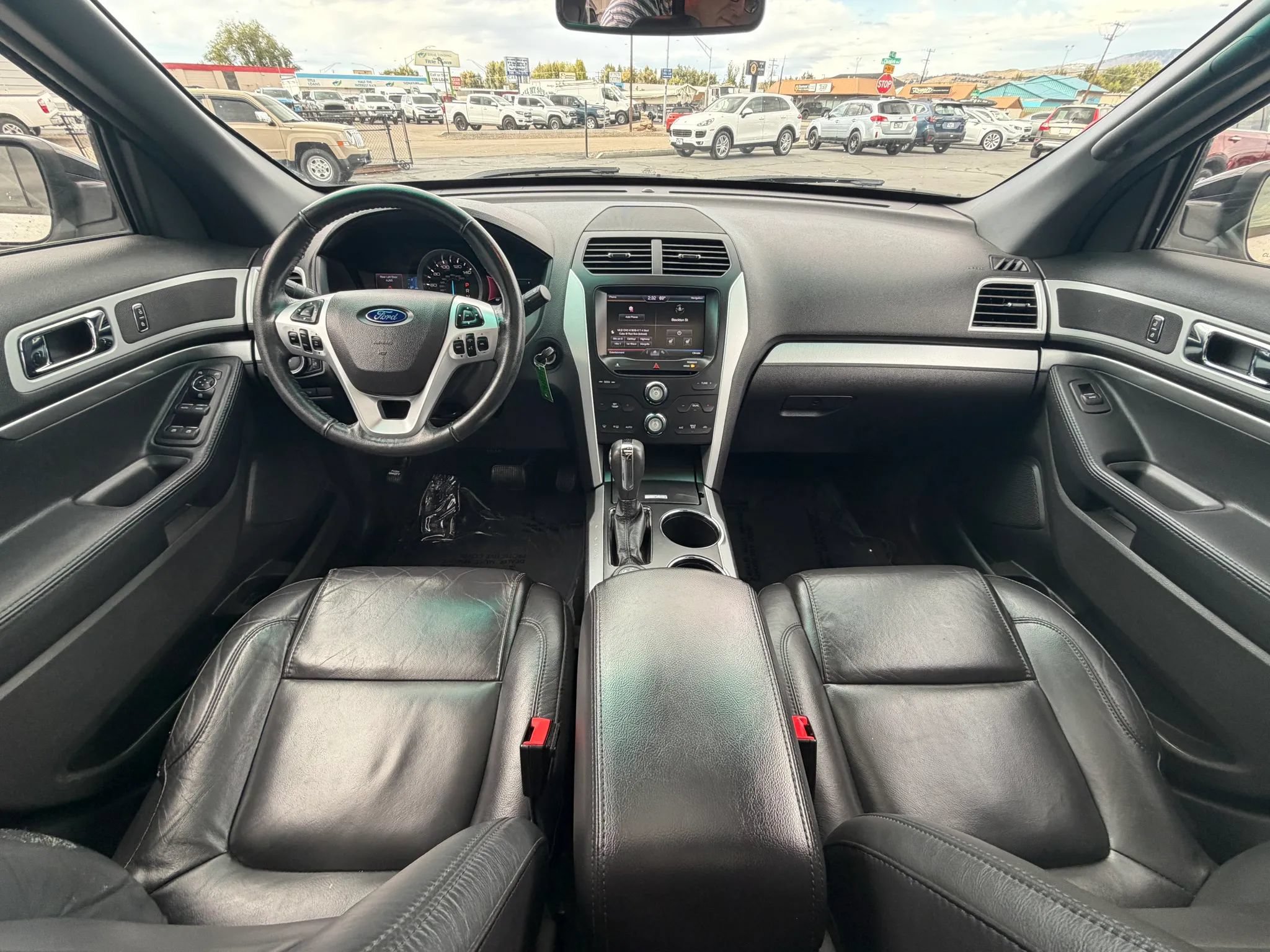 Used 2014 Ford Explorer XLT w/ Equipment Group 202A AWD/4WD image 22
