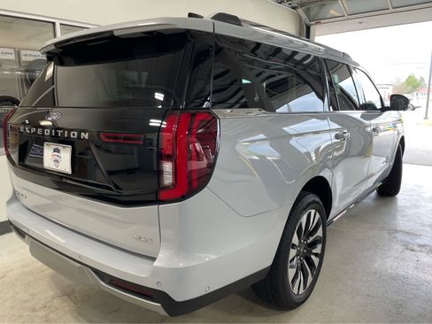 Used 2025 Ford Expedition Max Platinum w/ Driver's Package AWD/4WD image 10