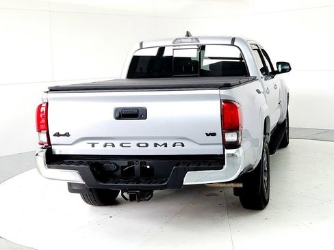 Certified 2022 Toyota Tacoma SR5 AWD/4WD image 5